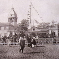 terijoki_jpk-156: Терийоки. Празднично украшенное здание яхт-клуба, над вторым зданием подняты сигнальные флажки. Около 1913 г.