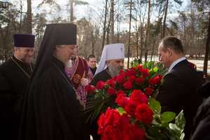 2 апреля 2016 г. Всенощное бдение в храме провел митрополит Санкт-Петербургский и Ладожский Варсонофий