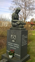 Eemil-Halonen-Hiitolan-vuoden-1918-sankaripatsas-1920-Noormarkku