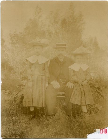 1904 семья Герцфельд.jpg