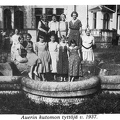Вилла Эргардта. фонтан. Девушки ткацких мастерских Ауэра 1937